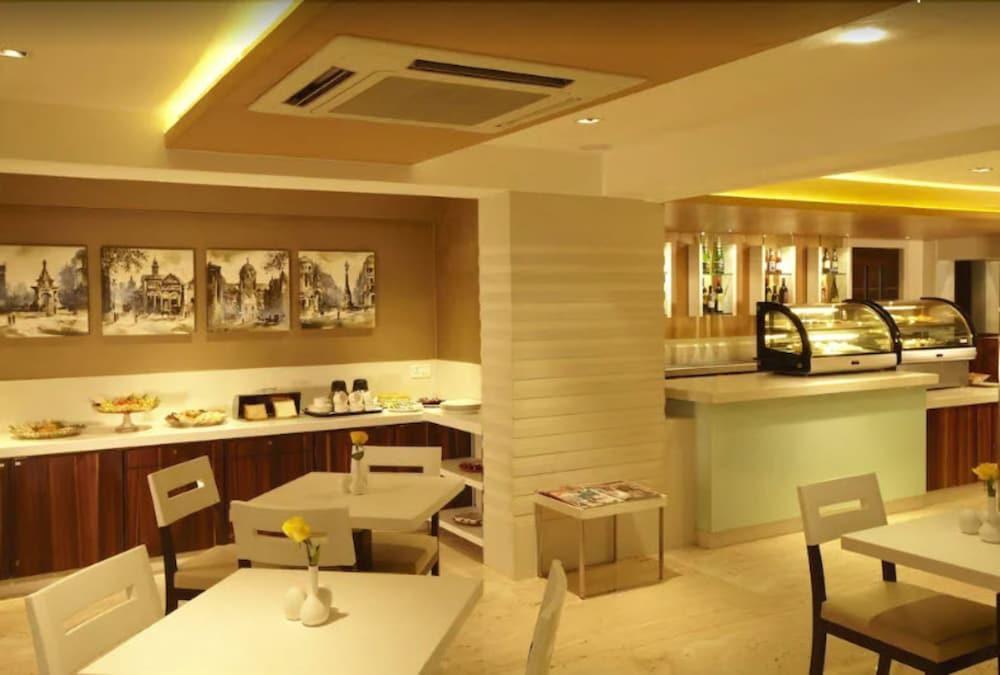Hotel Bawa Continental Mumbai Exterior foto