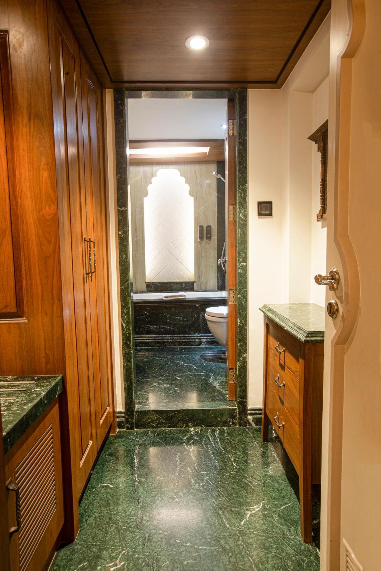 Hotel Bawa Continental Mumbai Exterior foto